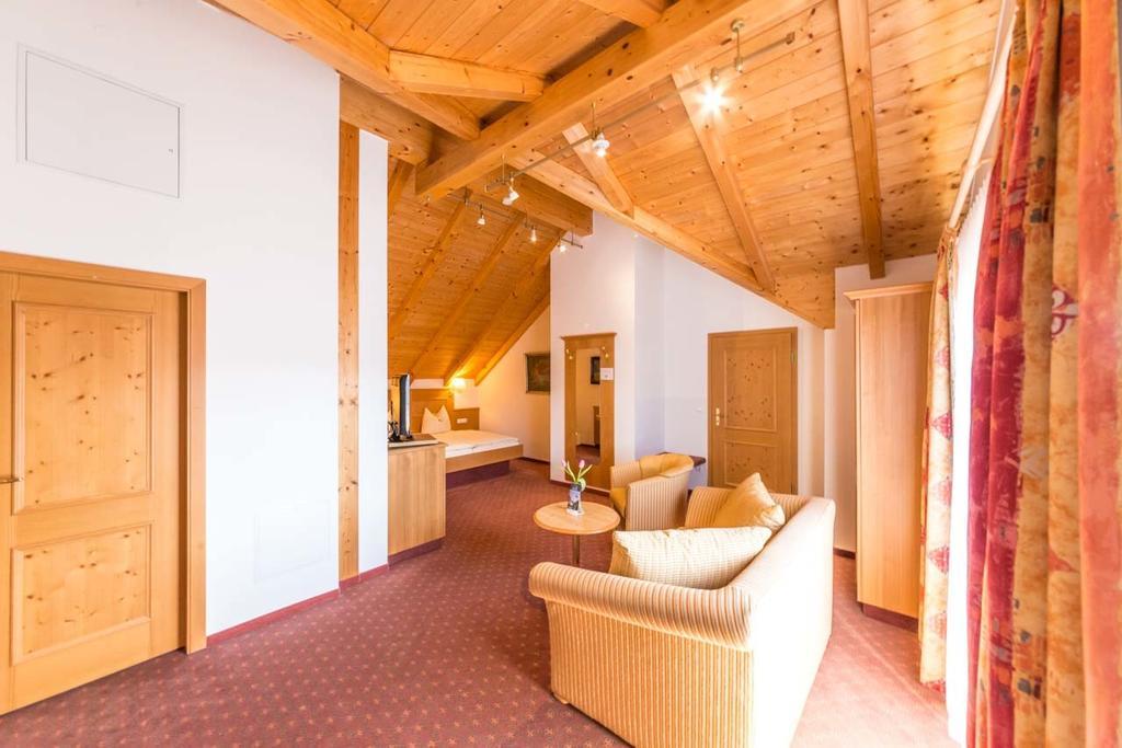 Metzgerei Gasthof Oberhauser - Hotel Zur Post Egling Exteriör bild