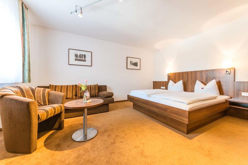 Metzgerei Gasthof Oberhauser - Hotel Zur Post Egling Exteriör bild
