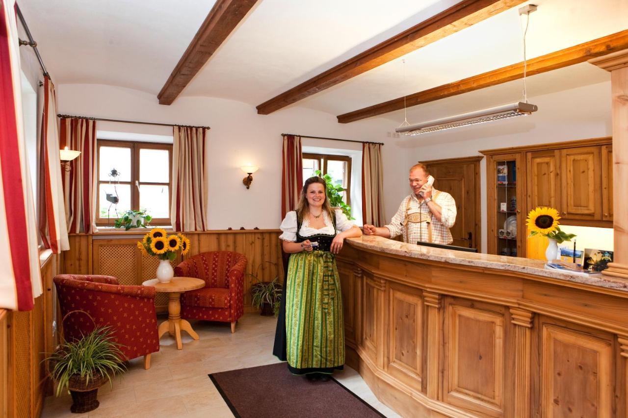 Metzgerei Gasthof Oberhauser - Hotel Zur Post Egling Exteriör bild