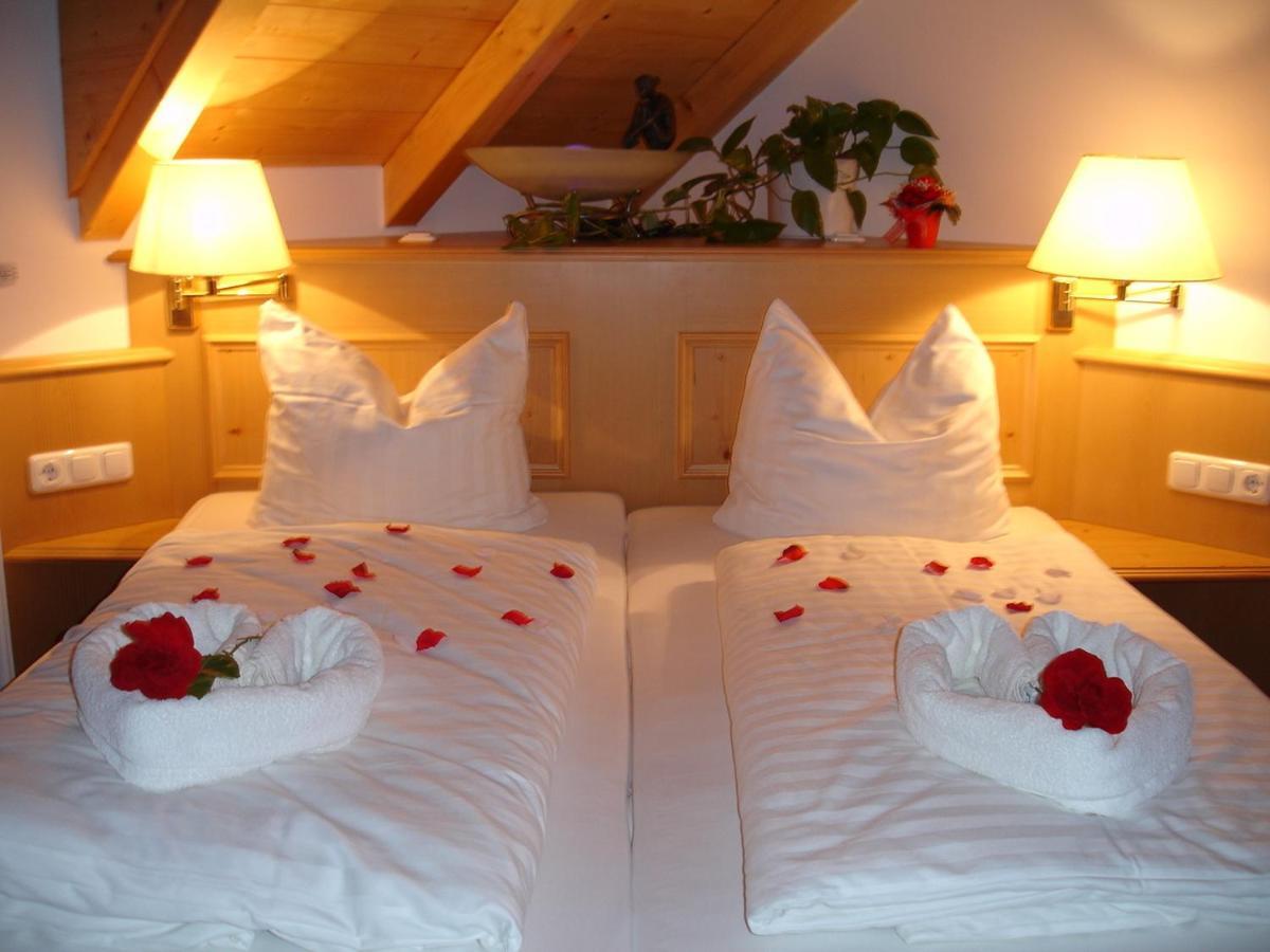 Metzgerei Gasthof Oberhauser - Hotel Zur Post Egling Exteriör bild